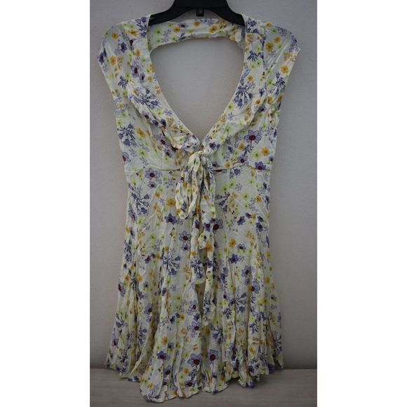Free People Women's Sz XS Ivory Combo Floral "It Takes Two" Wrap Dress $128 - Picture 1 of 11